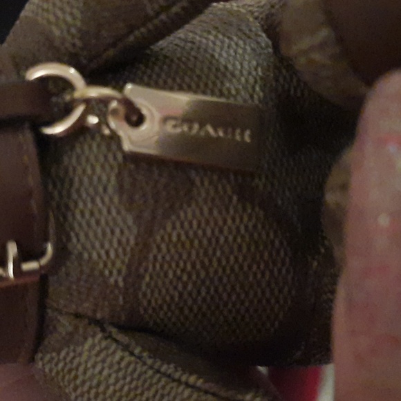 NWT AUTHENTIC COACH SIGNATURE SERIES COLLECTIBLE TEDDY BEAR 🧸 KEYFOB & GIFT BAG - Picture 7 of 10